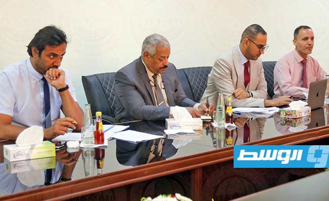 لقاء رئيس ديوان مجلس النواب مع وفد المؤسسة الدولية للديمقراطية والانتخابات في بنغازي. (مجلس النواب)