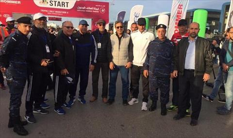 متسابقون يستعدون لانطلاق سباق «نصف ماراثون» في طرابلس، 23 نوفمبر 2019 (بلدية سوق الجمعة)