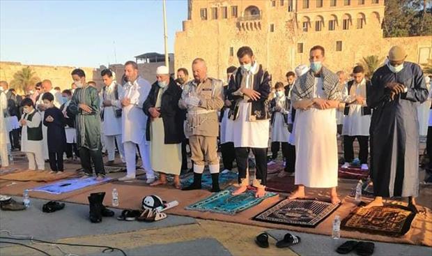 أهالي طرابلس يؤدون صلاة العيد بميدان الشهداء، 13 مايو 2021. (مديرية أمن طرابلس)