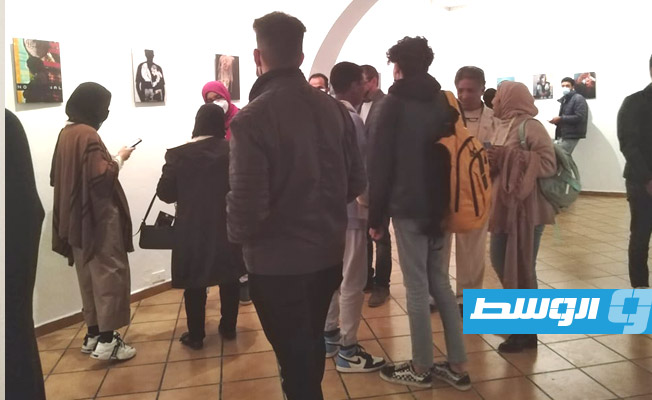افتتاح المعرض الفوتوغرافي الأول للفنانة هبة شلابي تحت عنوان «محطات» (بوابة الوسط)