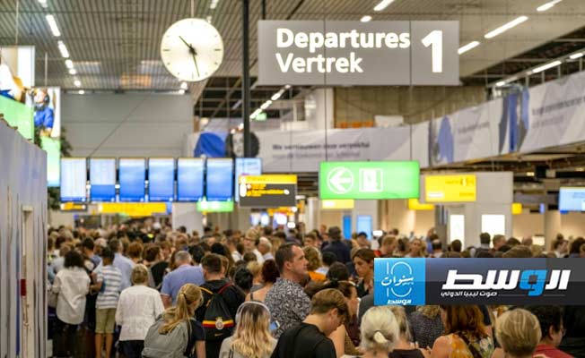 مقتل شخص بعدما سحبه محرّك طائرة في مطار شيبول بأمستردام