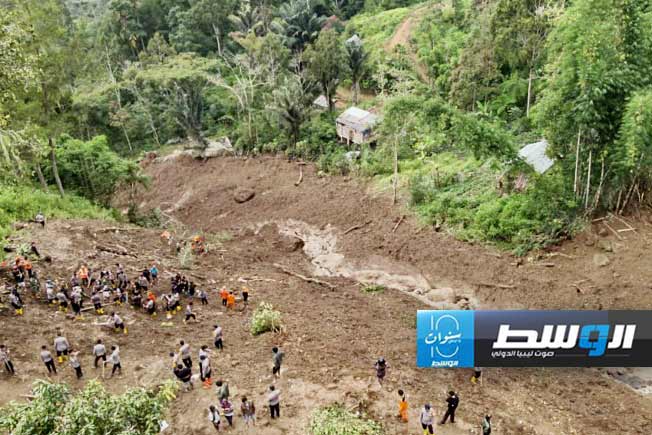 20 قتيلاً الحصيلة النهائية لانزلاق التربة في جنوب إندونيسيا
