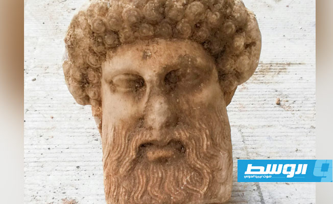 العثور على رأس من الرخام للإله اليوناني هيرميس في أثينا