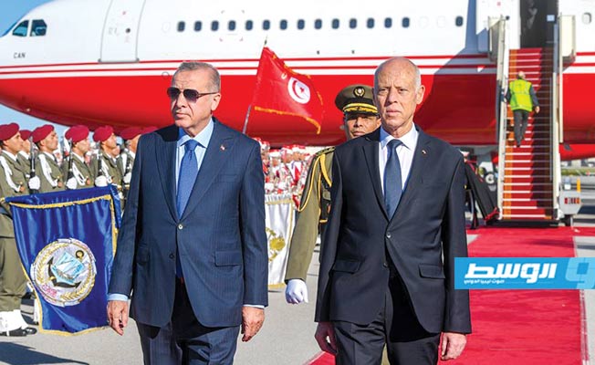 بالصور: الرئيس التركي رجب طيب إردوغان يصل إلى تونس