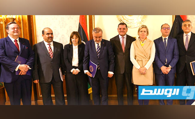 لقاء الدبيبة مع السفراء ورؤساء البعثات الدبلوماسية لدى ليبيا، الثلاثاء، 8 مارس 2022. (حكومتنا)