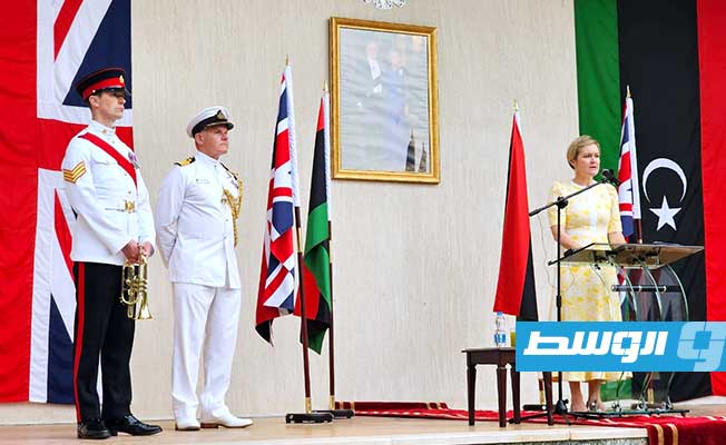 السفيرة البريطانية تدعو قادة ليبيا إلى اعتبار الملك تشارلز «مصدر إلهام»