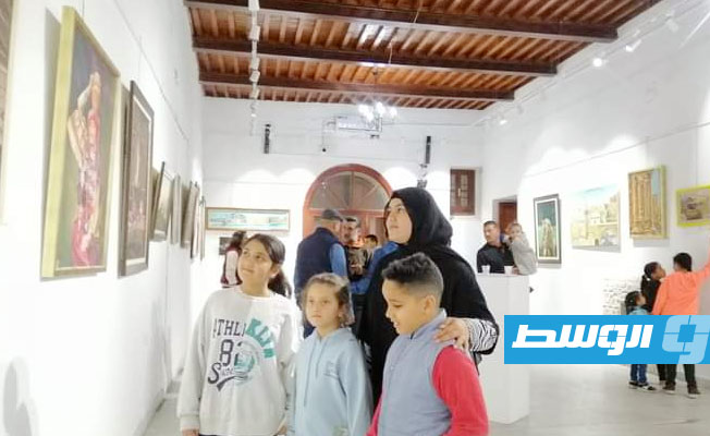 افتتاح معرض «ضفاف» في دار الفقيه بمشاركة 14 فنانا