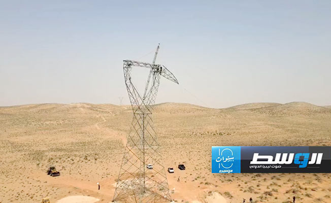 تواصل أعمال تركيب أبراج نقل الطاقة على خط «الرويس - أبوعرقوب»