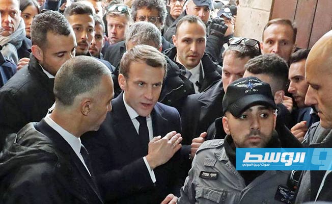مشادة بين الرئيس الفرنسي والشرطة الإسرائيلية (فيديو)