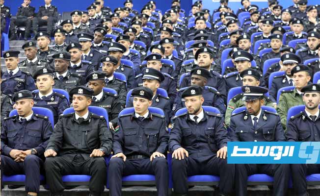 خريجو الدفعة 36 من كلية ضباط الشرطة خلال لقائهم مع الطرابلسي، الأحد 5 فبراير 2023. (وزارة الداخلية)