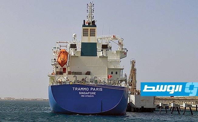 ميناء الزويتينة: شحن 600 ألف برميل نفط على متن ناقلة متجهة لإيطاليا