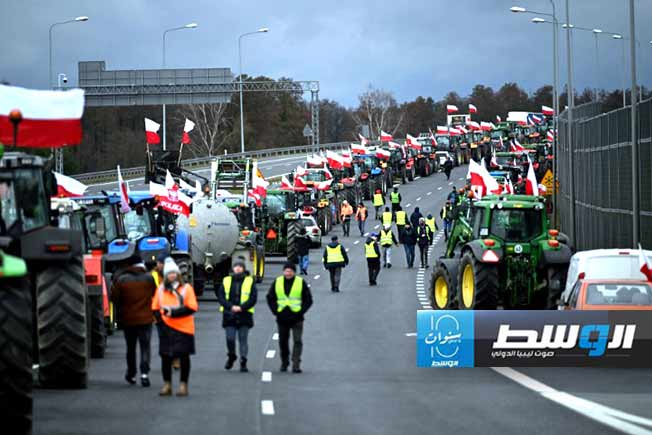 مزارعون بولنديون «غاضبون» يغلقون الحدود مع أوكرانيا