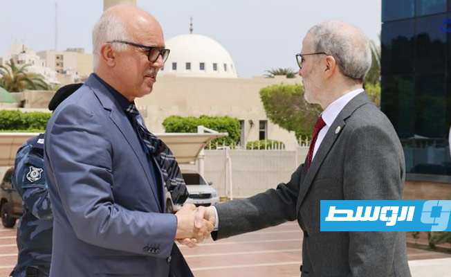 لقاء صنع الله والشنطي والشهوبي بمقر مؤسسة النفط في طرابلس، الأربعاء 6 أبريل 2022. (مؤسسة النفط)