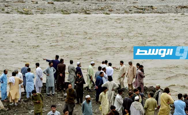 شاهد: بسبب الفيضانات.. الحكومة الباكستانية تجلي الآلاف من بيوتهم