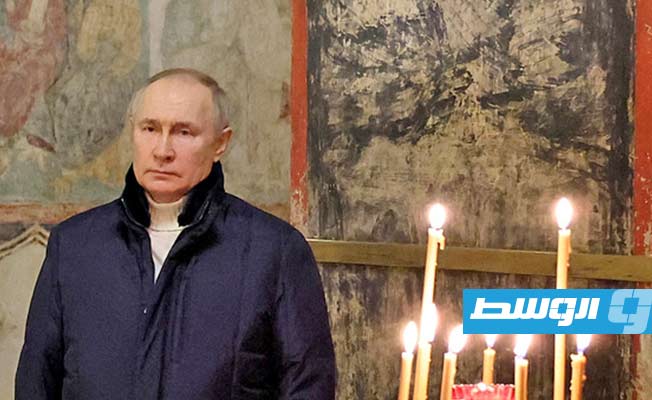 بوتين يحضر قداس عيد الميلاد بمفرده داخل كاتدرائية بالكرملين