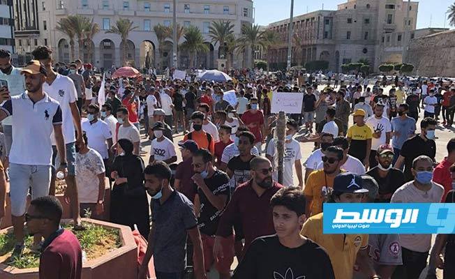 نقابة المحامين الفرعية ببنغازي ترفض استخدام العنف ضد المتظاهرين في طرابلس وتطالب بإطلاق المعتقلين