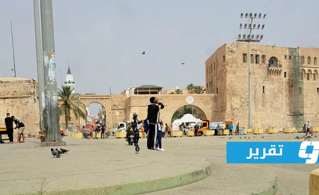 «معيدين ولّا صايمين؟».. سؤال يعكر أجواء احتفال الليبيين بعيد الفطر بسبب «خلاف الرؤية» (صور)