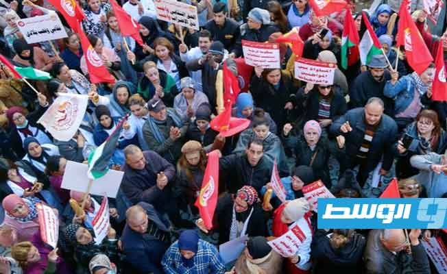 تظاهرة في تونس نظمها الاتحاد العام للشعل، 18 فبراير 2023. (رويترز)