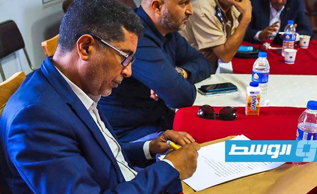 مسؤولون من ليبيا وتونس خلال تفقد معبر رأس اجدير، الإثنين 15 أغسطس 2022. (وزارة الداخلية في حكومة الدبيبة)