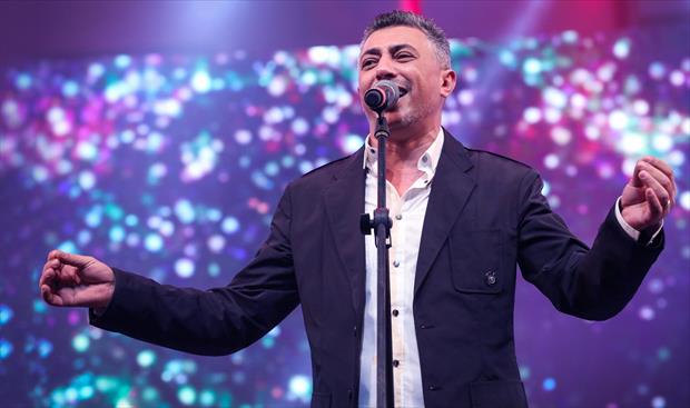 عمر العبداللات يحيي حفلاً لصالح «تحيا مصر» بمشاركة «الهضبة» (فيديو)