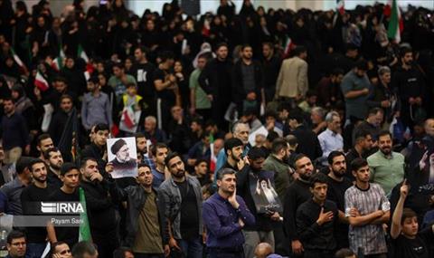 تجمّع عشرات الآلاف في طهران لحضور مراسم تشييع رئيسي
