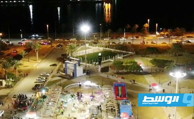 بالصور.. استعدادات للاحتفال بعيد الاستقلال في ميدان الشهداء بطرابلس