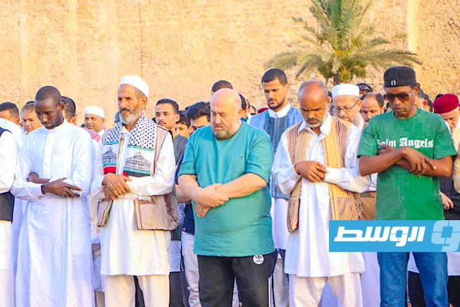 ليبيون يؤدون صلاة العيد في ميدان الشهداء بالعاصمة طرابلس، 16 يونيو 2024. (مديرية أمن طرابلس)