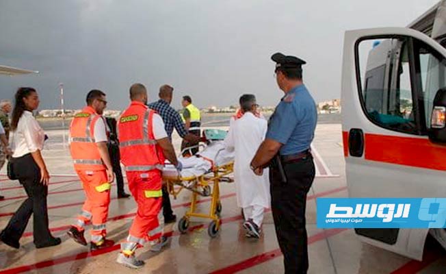 طائرة عسكرية إيطالية تنقل أربعة أطفال مرضى من بنغازي للعلاج في روما