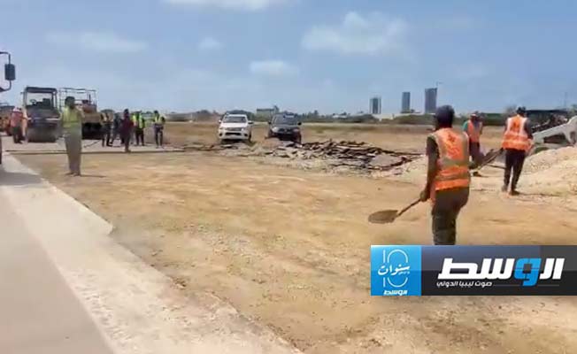 أعمال الصيانة العاجلة لمهبط مطار معيتيقة. (فيديو نشرته مصلحة المطارات عبر صفحتها على «فيسبوك»، السبت 15 يونيو 2024)