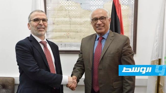 اتفاق بين مؤسسة النفط وإيني لتمويل التعاون بين جامعتي بنغازي وبوكوني الإيطالية