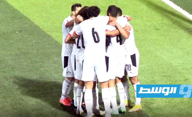 جانب من مباراة المنتخب الوطني ونظيره المصري في تصفيات كأس العالم 2022. (بث مباشر)