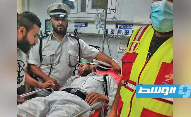 إصابة شرطي مرور في حادث سير أثناء تادية مهامه بطريق الشط, 17 يونيو 2021. (مديرية أمن طرابلس)