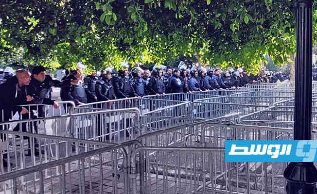 قوات الأمن تتصدى لتظاهرات إحياء للثورة التونسية, 14 يناير 2023. (الإنترنت)