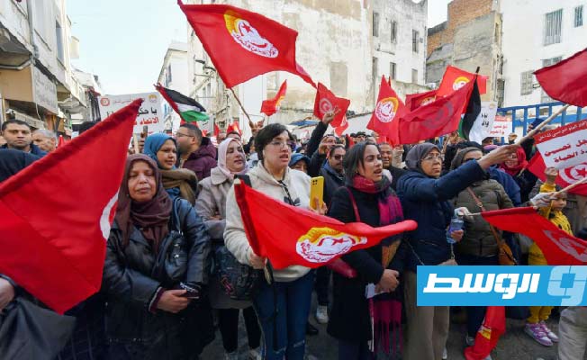 المعارضة التونسية تتظاهر رغم رفض السلطات منحها التصريح
