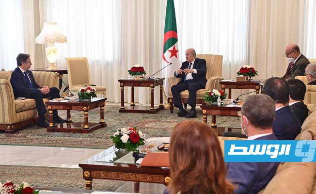 لقاء الرئيس عبدالمجيد تبون مع وزير الخارجية الأميركي أنتوني بلينكن والود المرافق له، الأربعاء 30 مارس 2022. (الرئاسة الجزائرية)