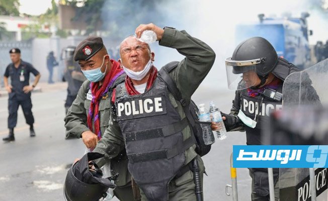 18 مصابا في مواجهات بين الشرطة ومتظاهرين مؤيدين للديمقراطية في تايلاند
