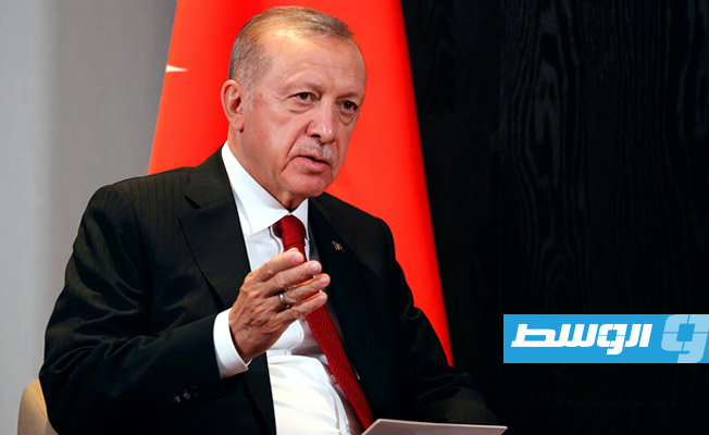 بسبب غلاف مجلة.. إردوغان يدافع عن سياسة تركيا في ليبيا وسورية