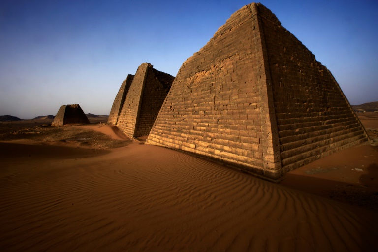 فتح مقبرة تاريخية سودانية أملاً بالعثور على رفات الملك خلماني