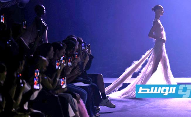 أول عرض لمصمم سعودي في أسبوع باريس للأزياء الراقية
