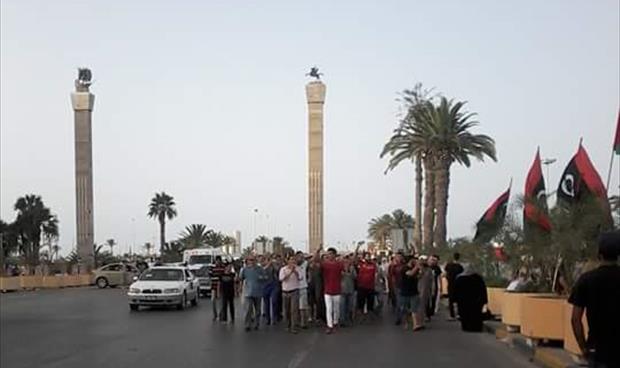 بالفيديو: تظاهرة في طرابلس احتجاجًا على انقطاع الكهرباء والمطالبة بطرد المليشيات