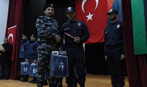 «داخلية الوفاق» تحتفل بأعضاء إدارة العمليات الأمنية المتدربين في تركيا
