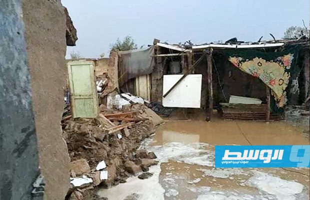 جانب من السيول التي ضربت مدينة غات. (الإنترنت)