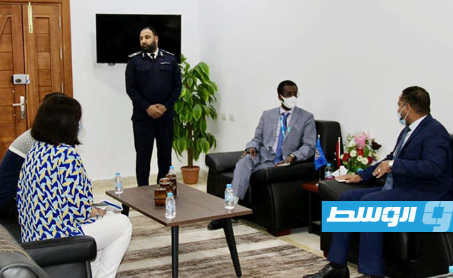 لقاء وكيل وزارة الداخلية محمد الشيباني مع الممثل الخاص لـ«يونيسف» في ليبيا. (وزارة الداخلية)