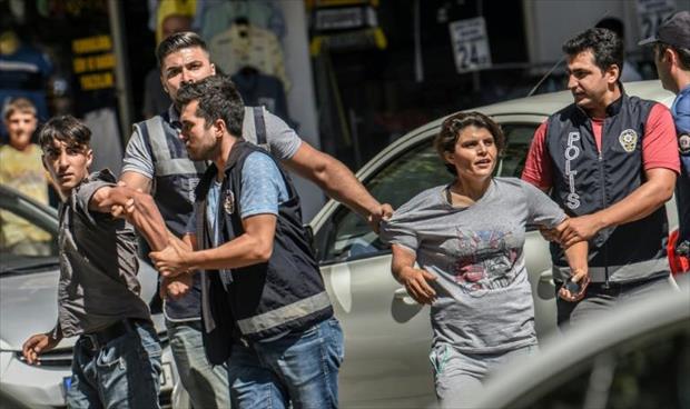 الشرطة التركية تفرق متظاهرين في ديار بكر بعد إقالة رئيس بلديتها