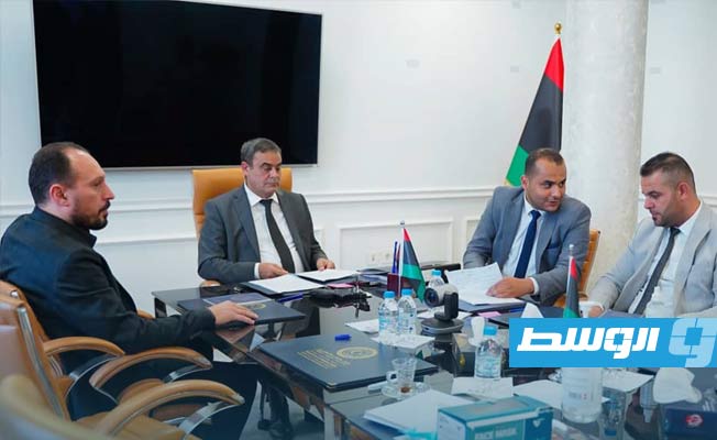 مراسم تسليم واستلام بين إدارتي الشركة الليبية للاتصالات (صور)
