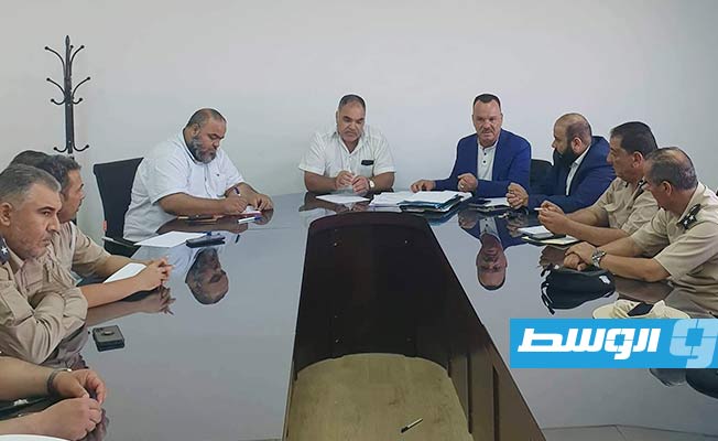 جانب من اجتماع أمني عُقد بمكتب المحامي العام جنوب طرابلس (مديرية أمن الجفرة)