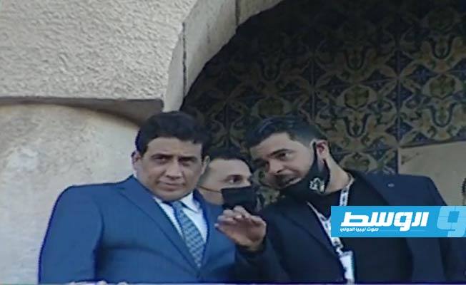 من وصول محمد المنفي إلى ميدان الشهداء في طرابلس، 17 فبراير 2021. (صورة مثبتة من فيديو مباشر)