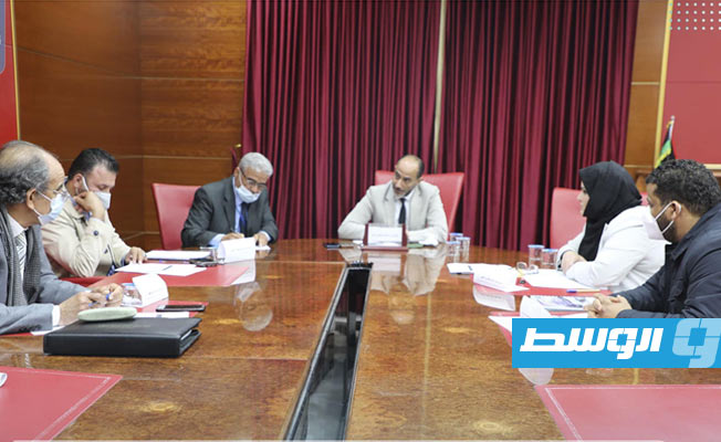 وكيل «الصحة» يناقش سبل تحسين الخدمات العلاجية بالمراكز الطبية في ليبيا