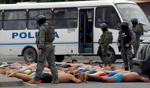 اعتقال العشرات في الإكوادور عقب مهاجمة رجال عصابات مستشفى