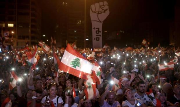 احتجاجات لبنان تتصاعد بعد مقتل متظاهر.. وقطع الطرق الرئيسية في البلاد